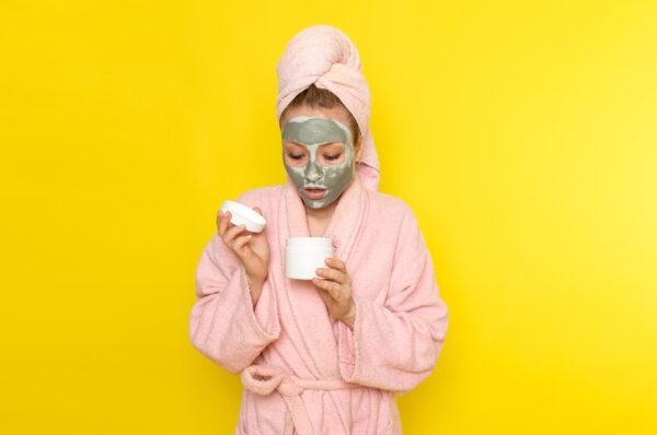 https://beebythesea.com/product/bee-by-the-sea-clay-honey-detox-mask/