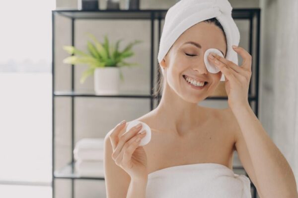 https://beebythesea.com/product/bee-by-the-sea-brightening-face-toner/