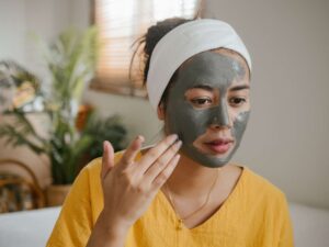 https://beebythesea.com/product/bee-by-the-sea-clay-honey-detox-mask/
