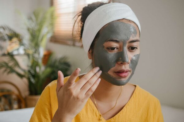 https://beebythesea.com/product/bee-by-the-sea-clay-honey-detox-mask/